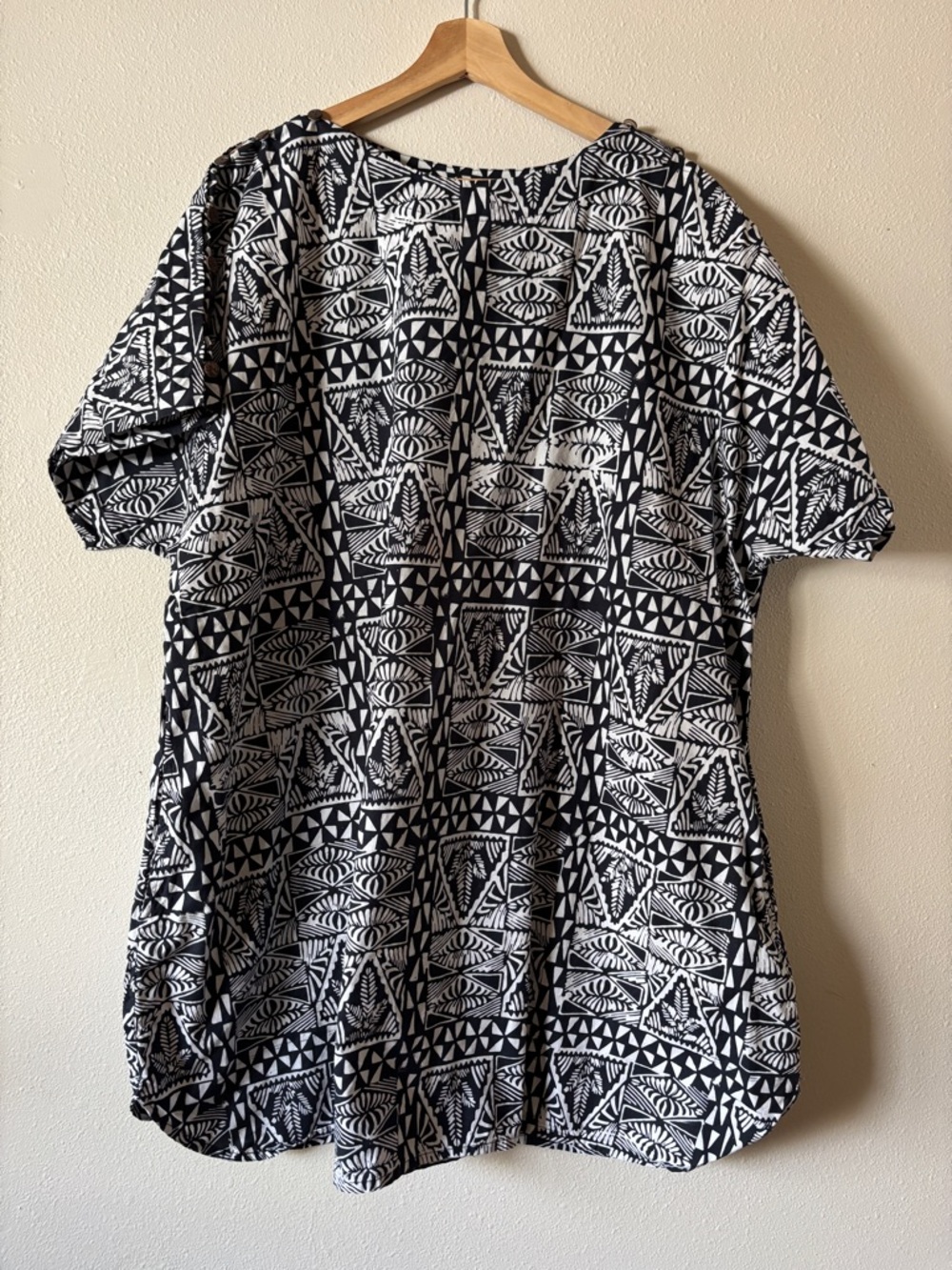 Vintage Noa Noa Black and White Hawaii. Patterned Dress